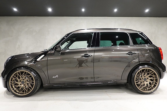 MINI Countryman-Serie 6 of 30