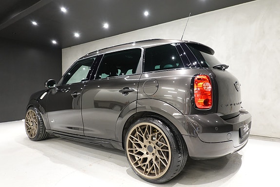 MINI Countryman-Serie 8 of 30