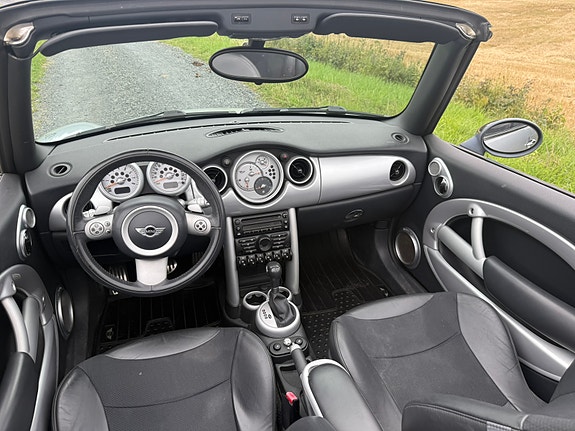 MINI Cooper S 17 of 29