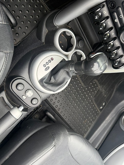 MINI Cooper S 19 of 29