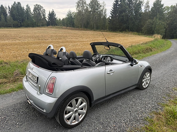 MINI Cooper S 14 of 29