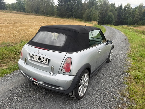 MINI Cooper S 27 of 29