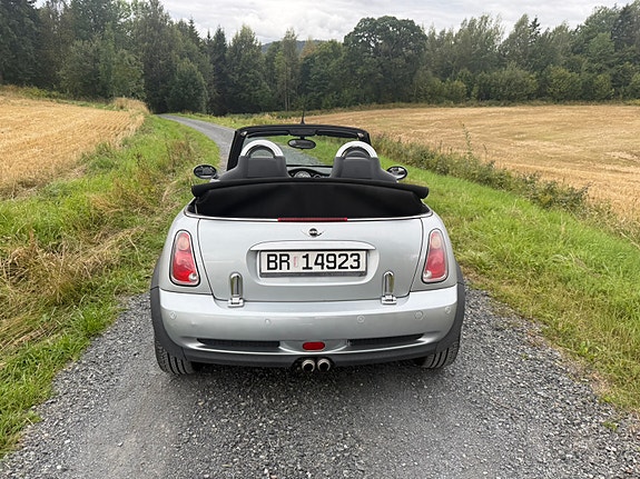 MINI Cooper S 15 of 29