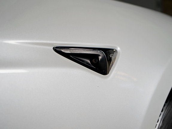 Tesla Model S 12 of 27