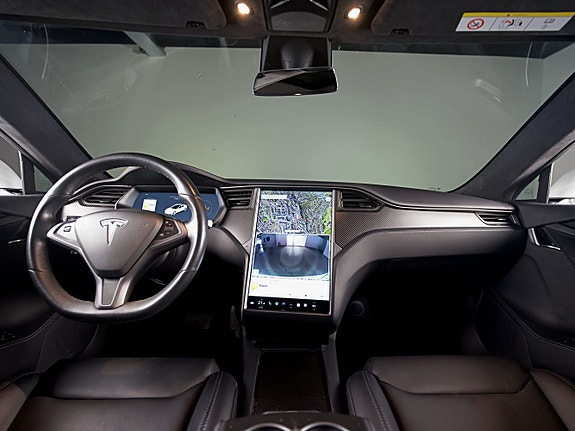 Tesla Model S 16 of 27