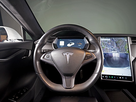 Tesla Model S 17 of 27