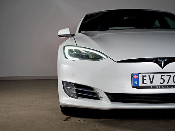 Tesla Model S 3 of 27