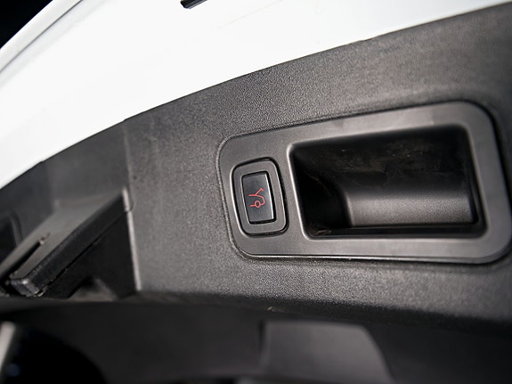 Tesla Model S 26 of 27