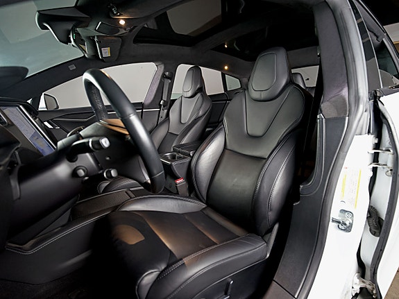Tesla Model S 14 of 27