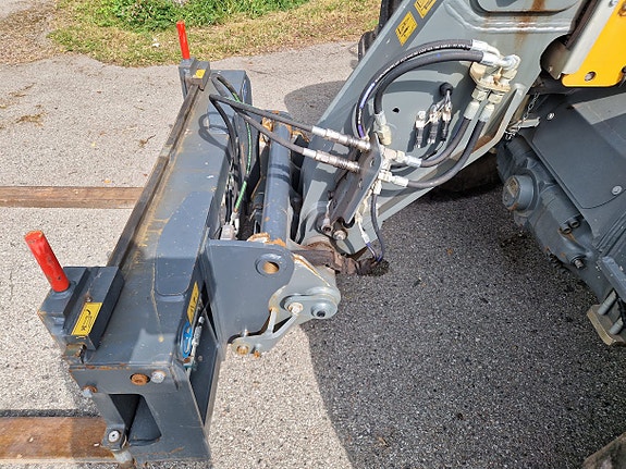 Liebherr T41-7 4 of 13
