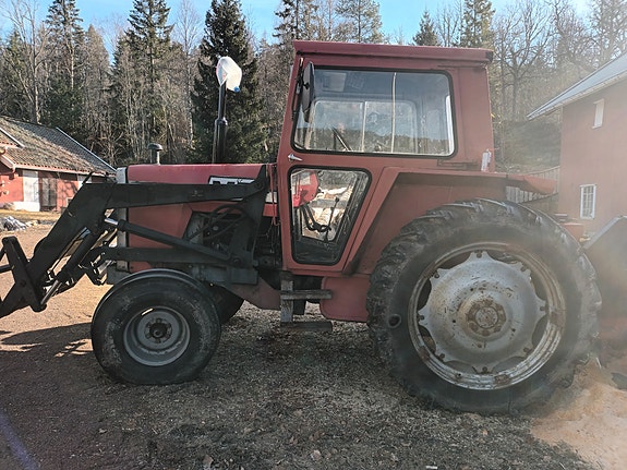 Massey Ferguson 590 2 of 7