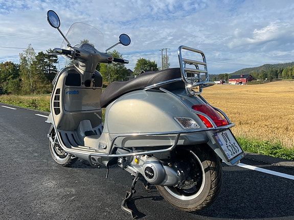 Vespa GTS 300 10 of 10