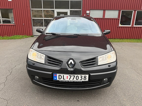 Renault Megane 2 of 13