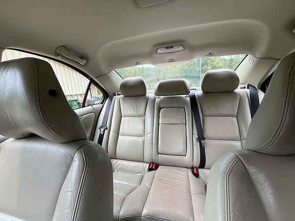 Volvo S60 9 of 15