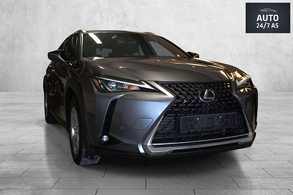 Lexus UX250h 7 of 30