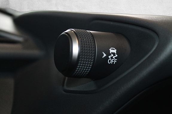 Lexus UX250h 30 of 30