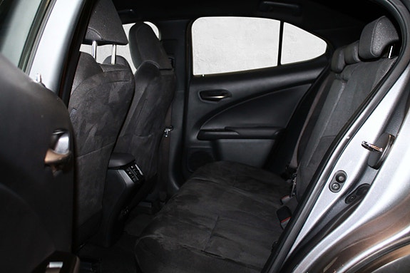 Lexus UX250h 22 of 30