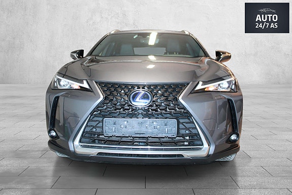 Lexus UX250h 4 of 30