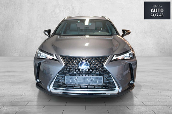 Lexus UX250h 3 of 30