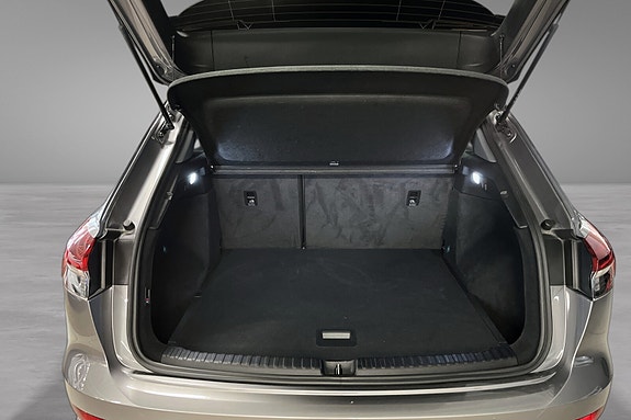 Audi Q4 e-tron 9 of 16