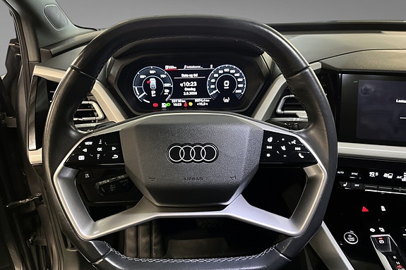 Audi Q4 e-tron 13 of 16