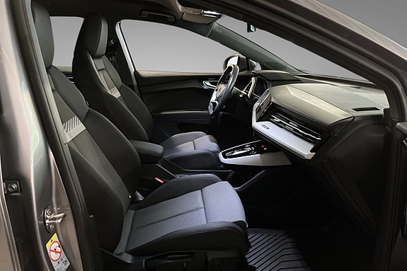 Audi Q4 e-tron 12 of 16