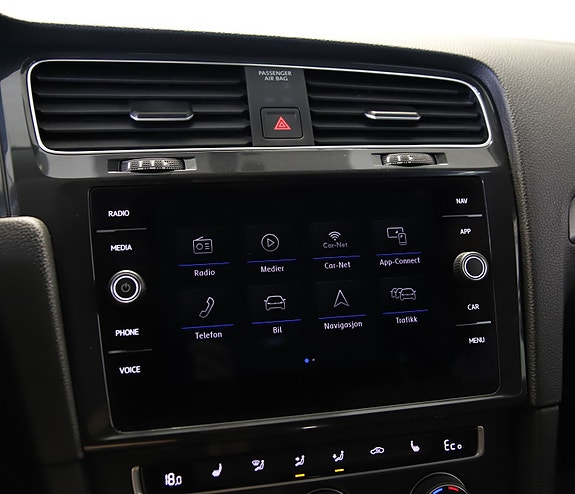 Volkswagen e-Golf VII 15 of 30
