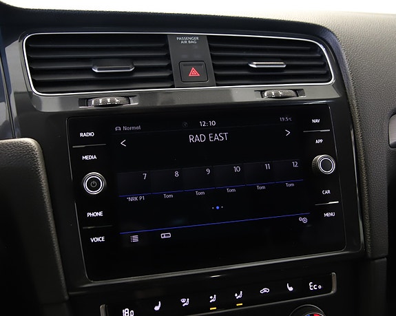 Volkswagen e-Golf VII 14 of 30