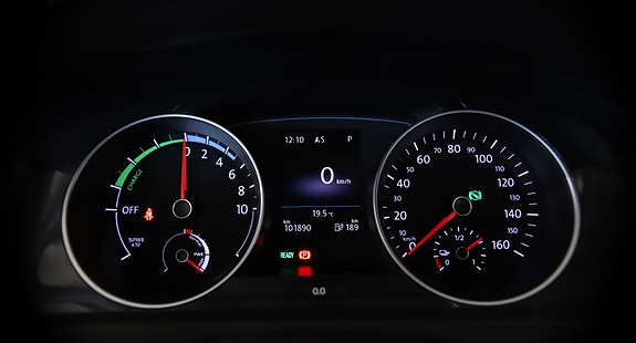 Volkswagen e-Golf VII 13 of 30