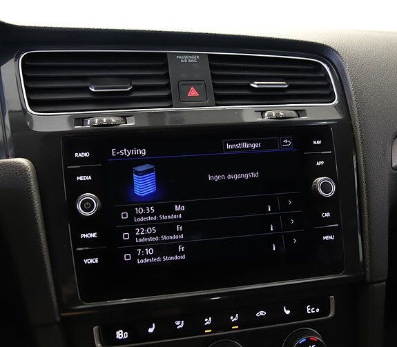 Volkswagen e-Golf VII 19 of 30