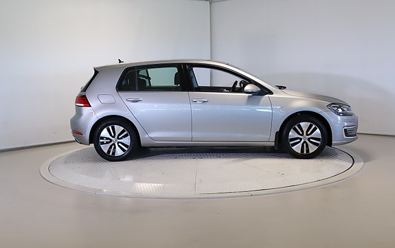 Volkswagen e-Golf VII 6 of 30
