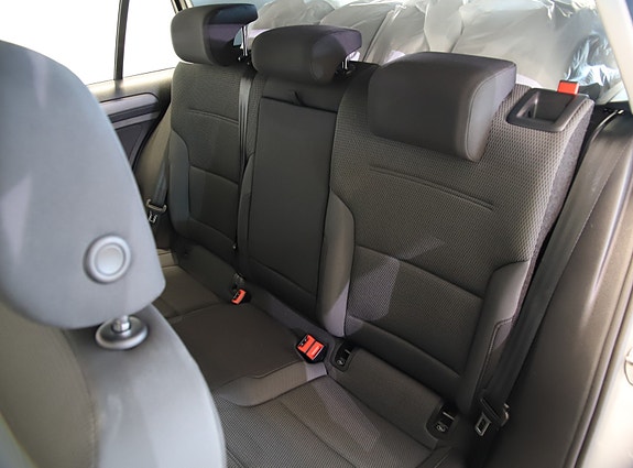 Volkswagen e-Golf VII 30 of 30
