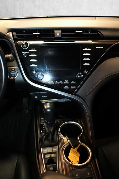 Toyota Camry 26 of 30