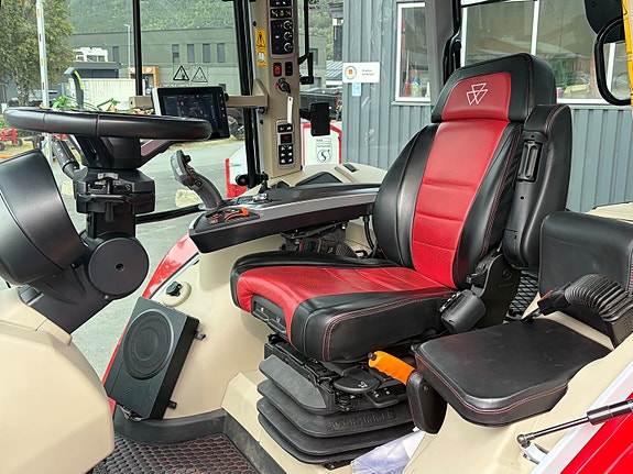 Massey Ferguson 7S.210 Exclusive DynaVT 6 of 8