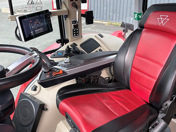 Massey Ferguson 7S.210 Exclusive DynaVT 7 of 8