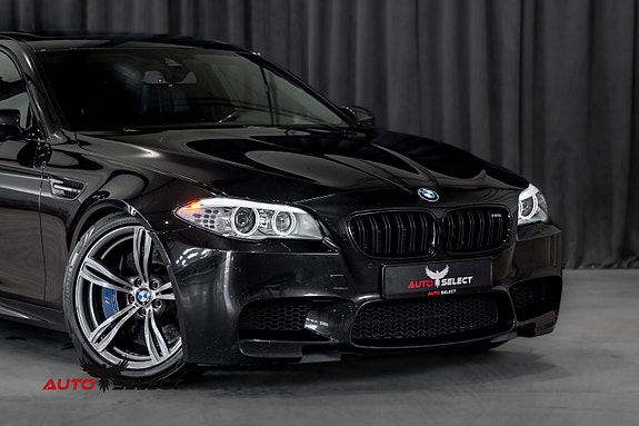 BMW M5 2 of 30
