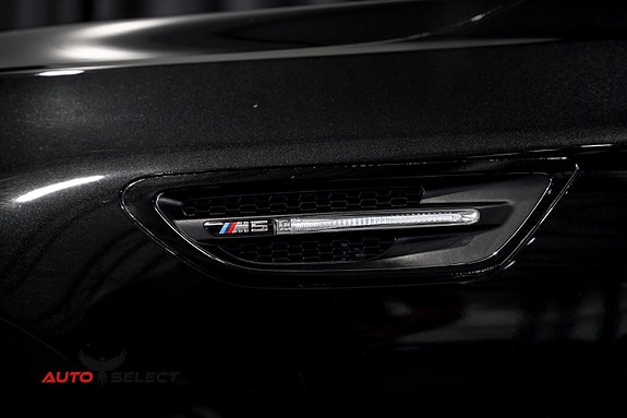 BMW M5 11 of 30