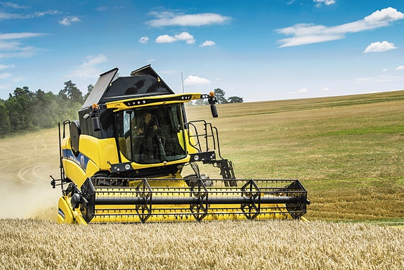 New Holland CX 5.90 Lateral 4 of 12