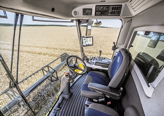 New Holland CX 5.90 Lateral 12 of 12