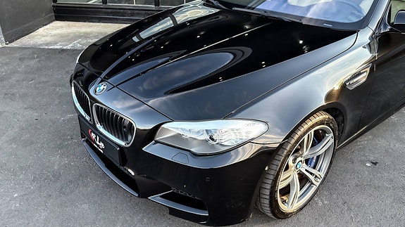 BMW M5 3 of 25