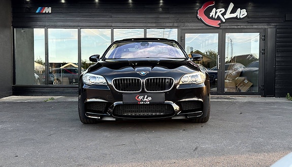 BMW M5 2 of 25