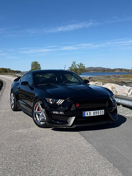 Ford Mustang 12 of 26