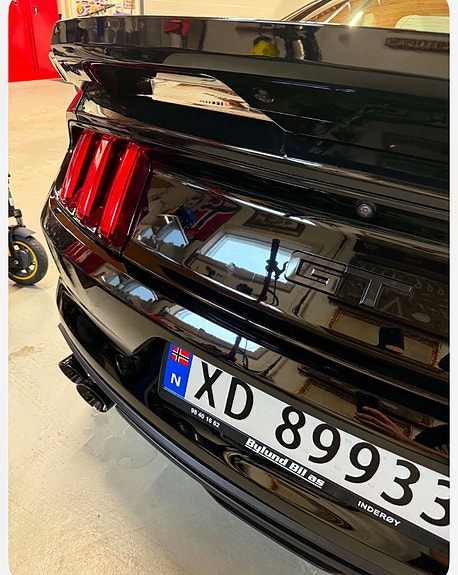 Ford Mustang 5 of 26