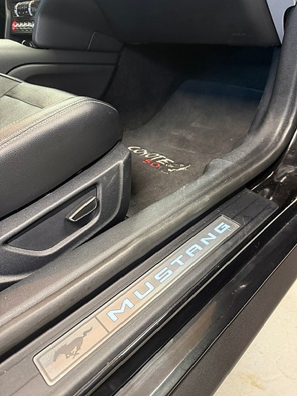 Ford Mustang 25 of 26