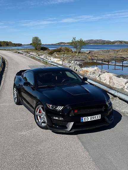 Ford Mustang 9 of 26