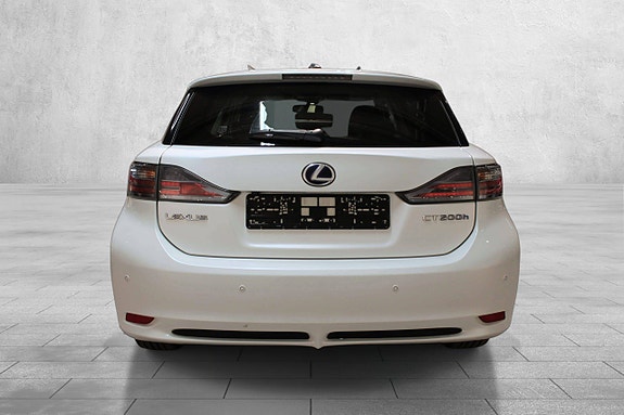 Lexus CT200h 14 of 30