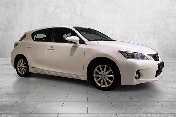 Lexus CT200h 9 of 30