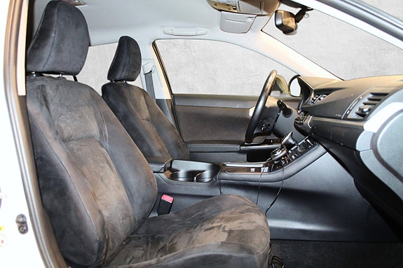Lexus CT200h 19 of 30