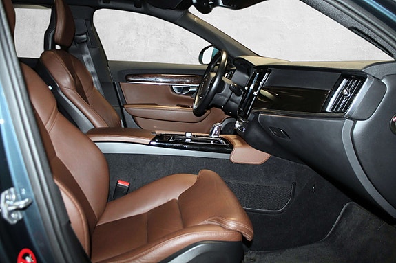Volvo V90 27 of 30