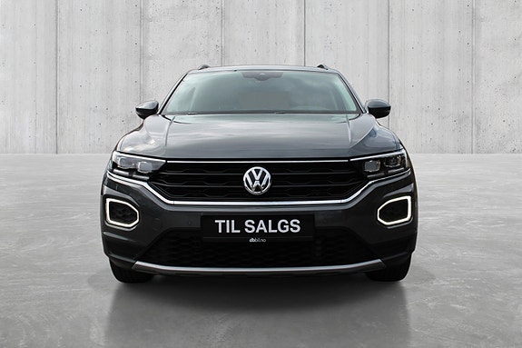 Volkswagen T-Roc 2 of 15